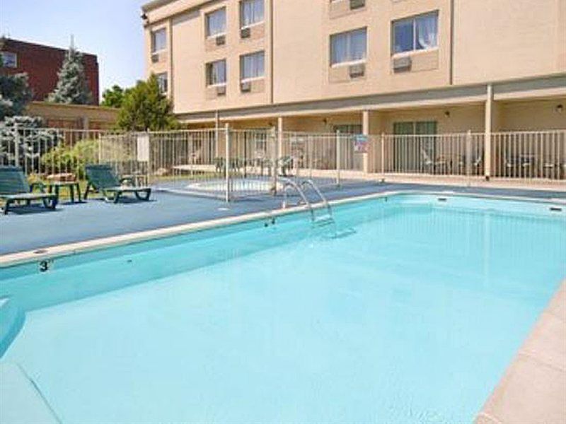 Ramada By Wyndham Denver Downtown Екстер'єр фото