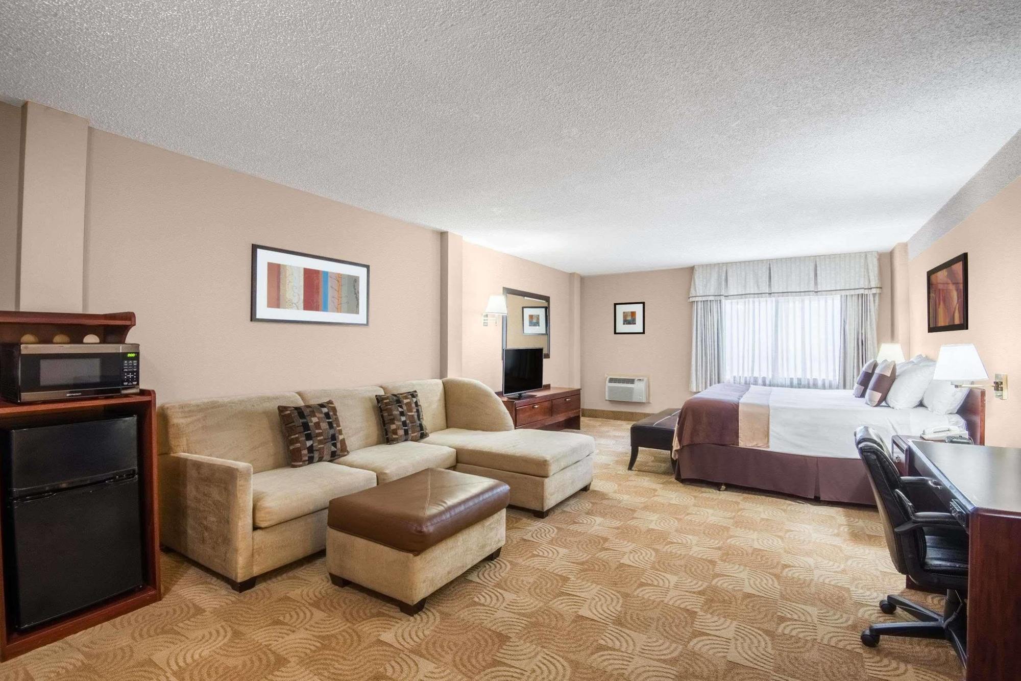 Ramada By Wyndham Denver Downtown Екстер'єр фото