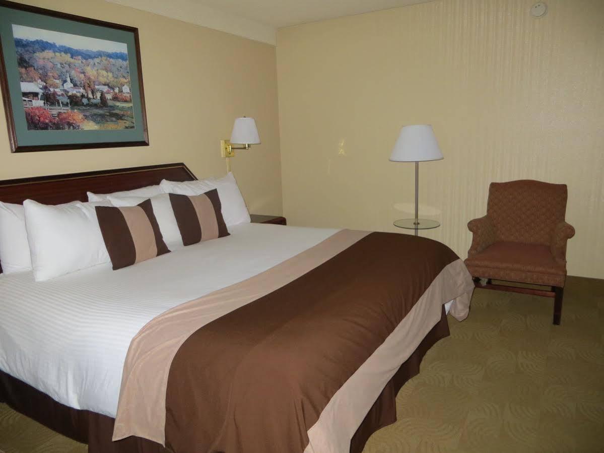 Ramada By Wyndham Denver Downtown Екстер'єр фото