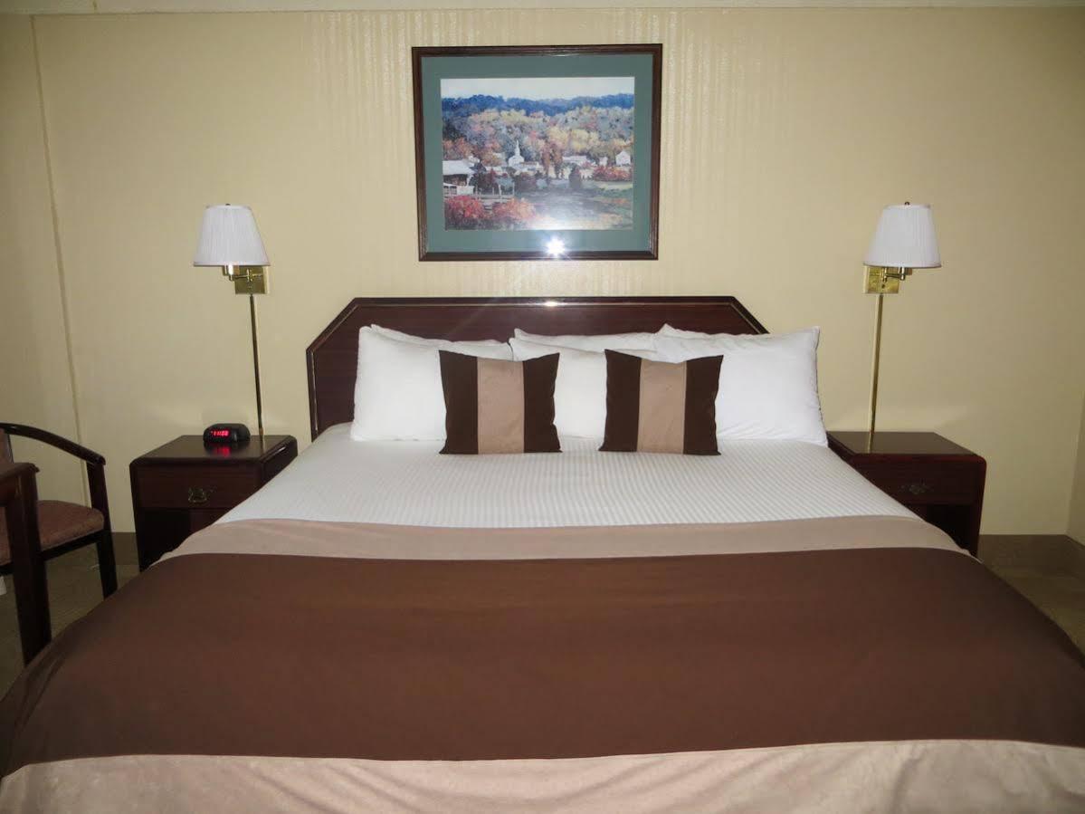 Ramada By Wyndham Denver Downtown Екстер'єр фото