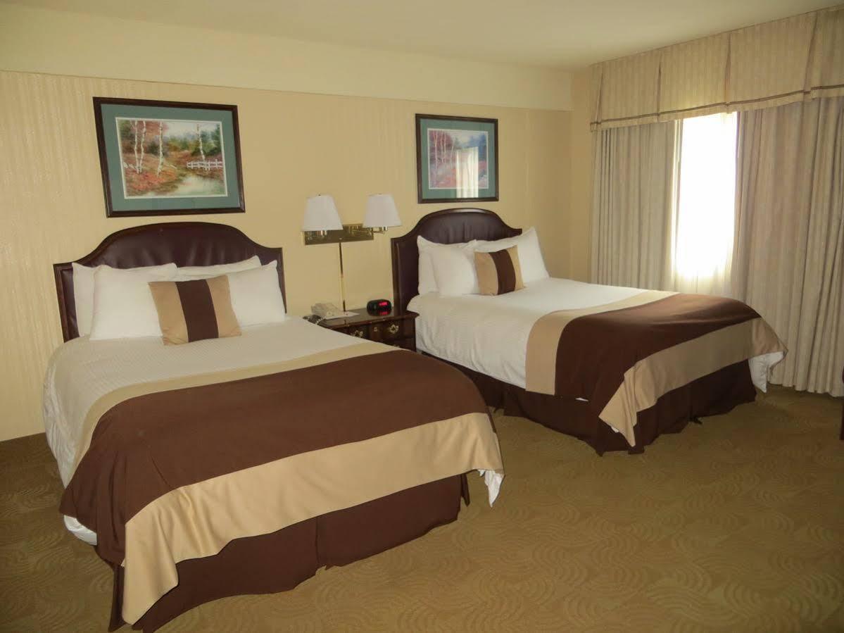 Ramada By Wyndham Denver Downtown Екстер'єр фото